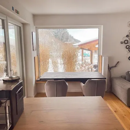 Moderne Mit Alpenblick In Chiemseenaehe Apartmán